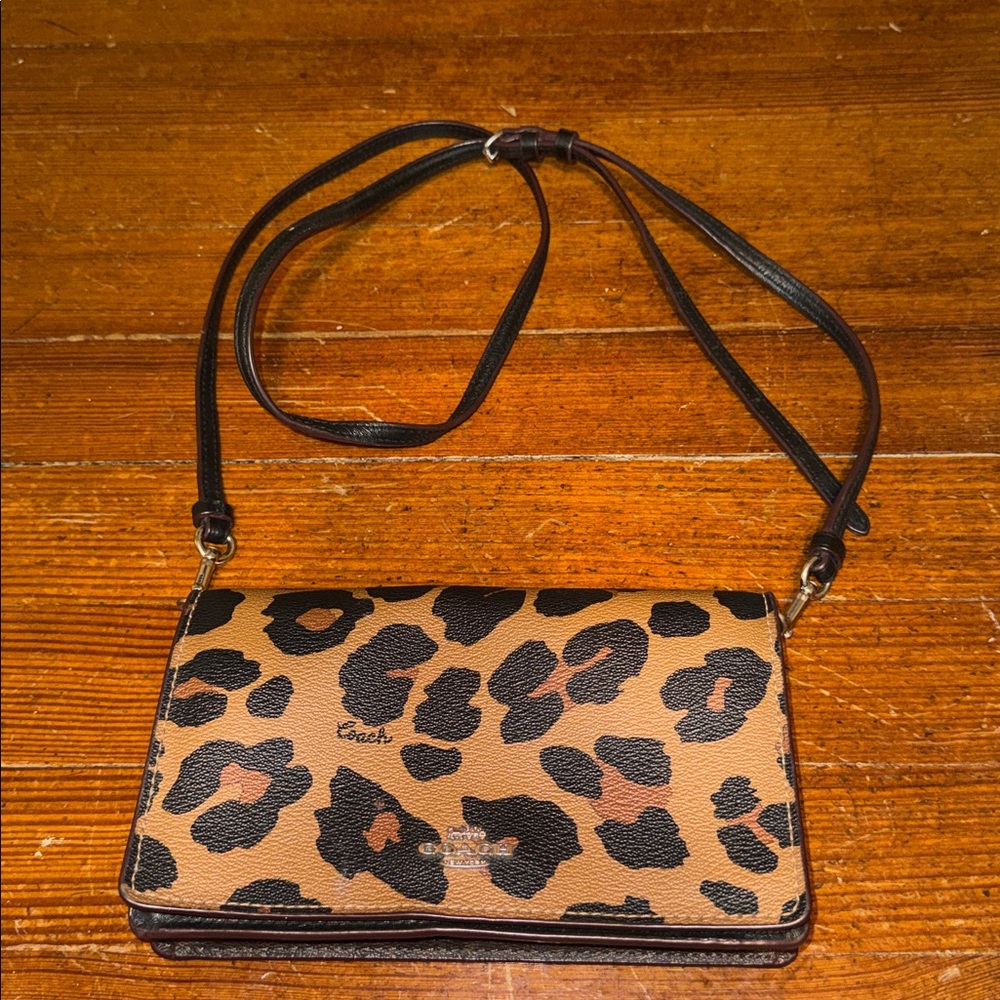 Preowned Coach Anna Fold over Crossbody Clutch Bag  Leopard Print